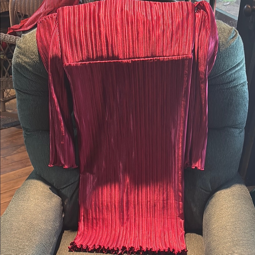 Elegant L’IDEE Pleated Dress